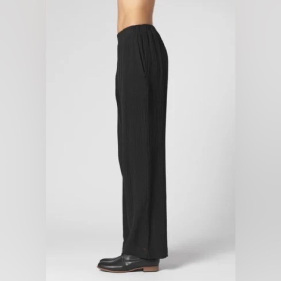2/$300 Xirena black cotton gauze Demsey wide leg pants - Medium - Picture 5 of 8